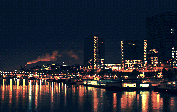 每天穿梭在城市的钢筋水泥里,繁杂琐碎的工作,极简无趣的日常轨迹