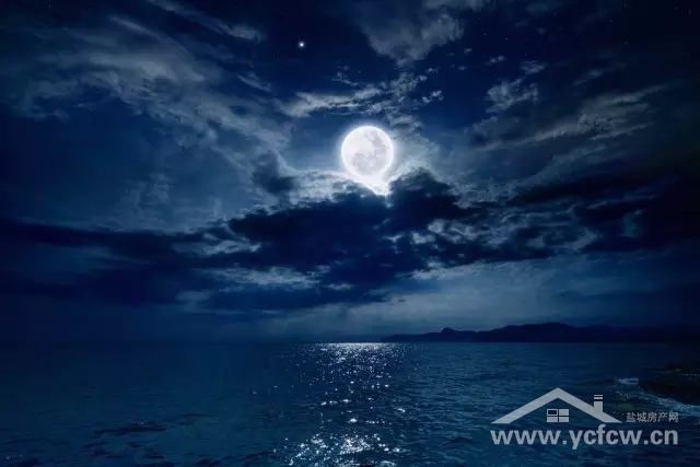 出东山的意思是明月从东山升起在网上还查到一点说法,白天是日出东山